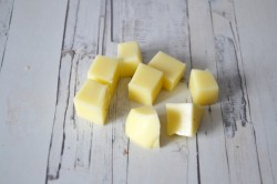 название картинки Шампиньоны фаршированные сулугуни