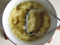 Шанежки с картошкой шаньги в духовке - шаг 8 Шанежки с картошкой шаньги в духовке - шаг 8