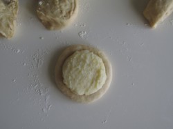 Шанежки с картошкой шаньги в духовке - шаг 9 Шанежки с картошкой шаньги в духовке - шаг 9