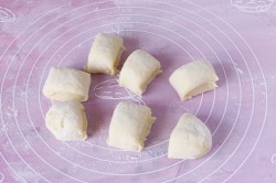 название картинки Шарики из сгущенки жареные в масле