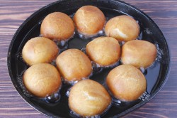 название картинки Шарики из сгущенки жареные в масле