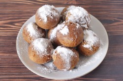 название картинки Шарики из сгущенки жареные в масле