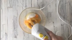 название картинки Шарлотка классическая с яблоками в духовке пышная