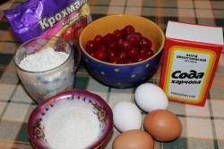 название картинки шарлотка с вишней в духовке