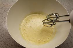 название картинки шарлотка с вишней в духовке