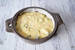 название картинки Шарлотка с яблоками в сметане в духовке