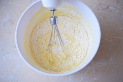 название картинки Шарлотка творожная с яблоками в духовке