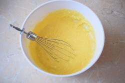 название картинки Шарлотка творожная с яблоками в духовке