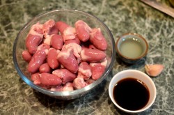 Шашлык из куриных сердечек на мангале