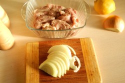 Шашлык из свинины с лимоном в аэрогриле