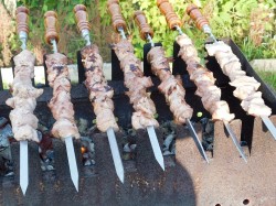 название картинки Мягкий и сочный шашлык  из свинины с уксусом и луком