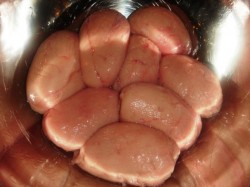 Шашлык из бараньих яиц сочный на мангале - шаг 2 Шашлык из бараньих яиц сочный на мангале - шаг 2