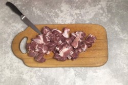 название картинки Шашлык на шпажках из свинины в духовке