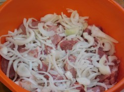 название картинки Шашлык по кавказски из свинины на мангале