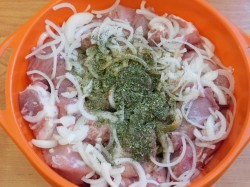 название картинки Шашлык по кавказски из свинины на мангале