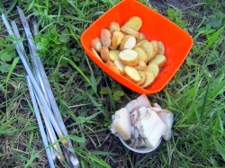 название картинки Шашлык с салом и картошкой