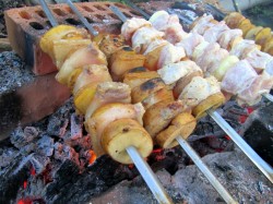 название картинки Шашлык с салом и картошкой