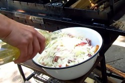 название картинки Шашлык из кролика с салом