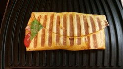 Шаурма в лепешке по-домашнему