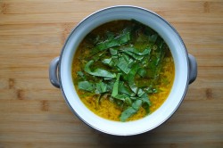 название картинки Щавелевый суп с яйцом классический