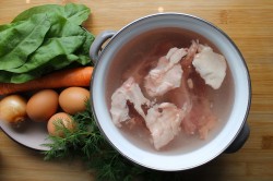 название картинки Щавелевый суп с яйцом классический