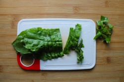 название картинки Щавелевый суп с яйцом классический