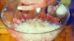 название картинки Щавелевый летний суп с фрикадельками и яйцом