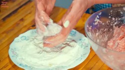 название картинки Щавелевый летний суп с фрикадельками и яйцом