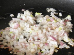 Щи из молодой капусты с курицей