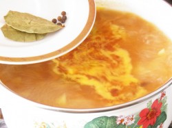 Щи из молодой капусты с курицей