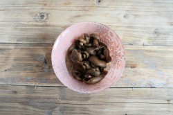 Щи с грибами и свежей капустой