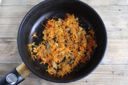 Щи с грибами и свежей капустой