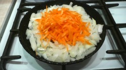 Щи с тушенкой - шаг 4 Щи с тушенкой - шаг 4