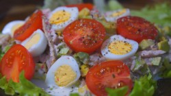 название картинки Шикарный салат с авокадо и тунцом