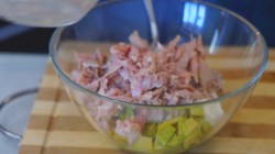 название картинки Шикарный салат с авокадо и тунцом