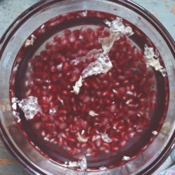 Шоколад с фисташками и зернами граната - шаг 2