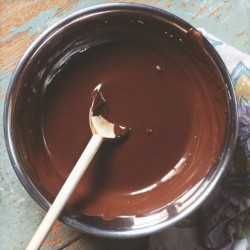 Шоколад с фисташками и зернами граната - шаг 3