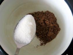 Кондитерская колбаска из печенья - шаг 3