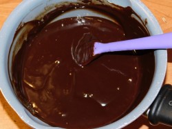 Шоколадно вишневый торт