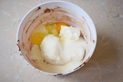 Брауни с творогом и вишней