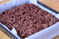 название картинки Шоколадный пирог с творогом и вишней