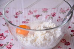 название картинки Шоколадный пирог с творогом и вишней