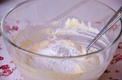 название картинки Шоколадный пирог с творогом и вишней