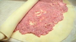 название картинки Штрудель мясной слоеный на молоке