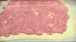 название картинки Штрудель мясной слоеный на молоке