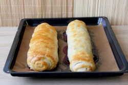 Штрудель с вишней из слоёного теста - шаг 6