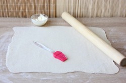 Штрудель с вишней из слоёного теста - шаг 4