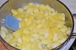 Штрудель с яблоками из лаваша - шаг 5