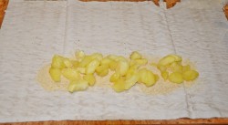 Штрудель с яблоками из лаваша - шаг 7