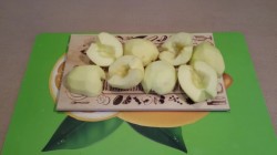 название картинки Штрудель яблочный классический из слоеного теста